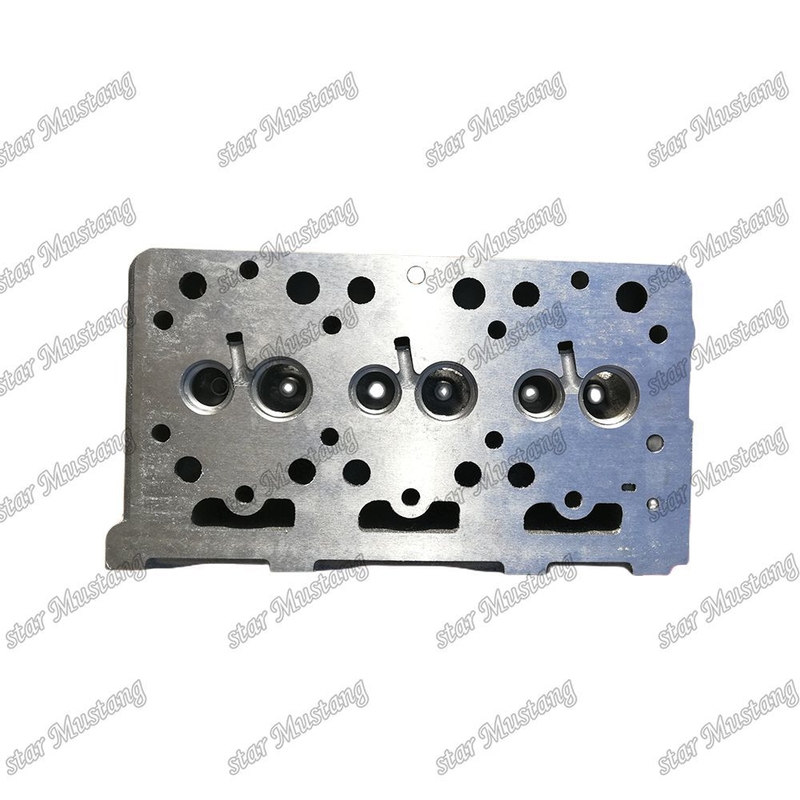 Kepala silinder D1302 D1402 17325-03044 17325-03040 17331-03040 17331-03045 Cocok Untuk Suku Cadang Mesin KUBOTA